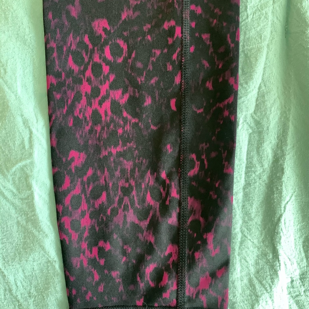 Gap Patterned Workout Leggings